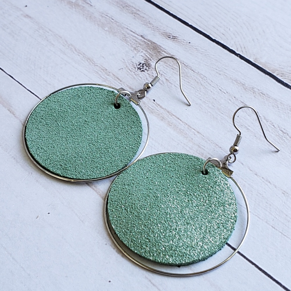 Jewelry - Picture 2 of 4
